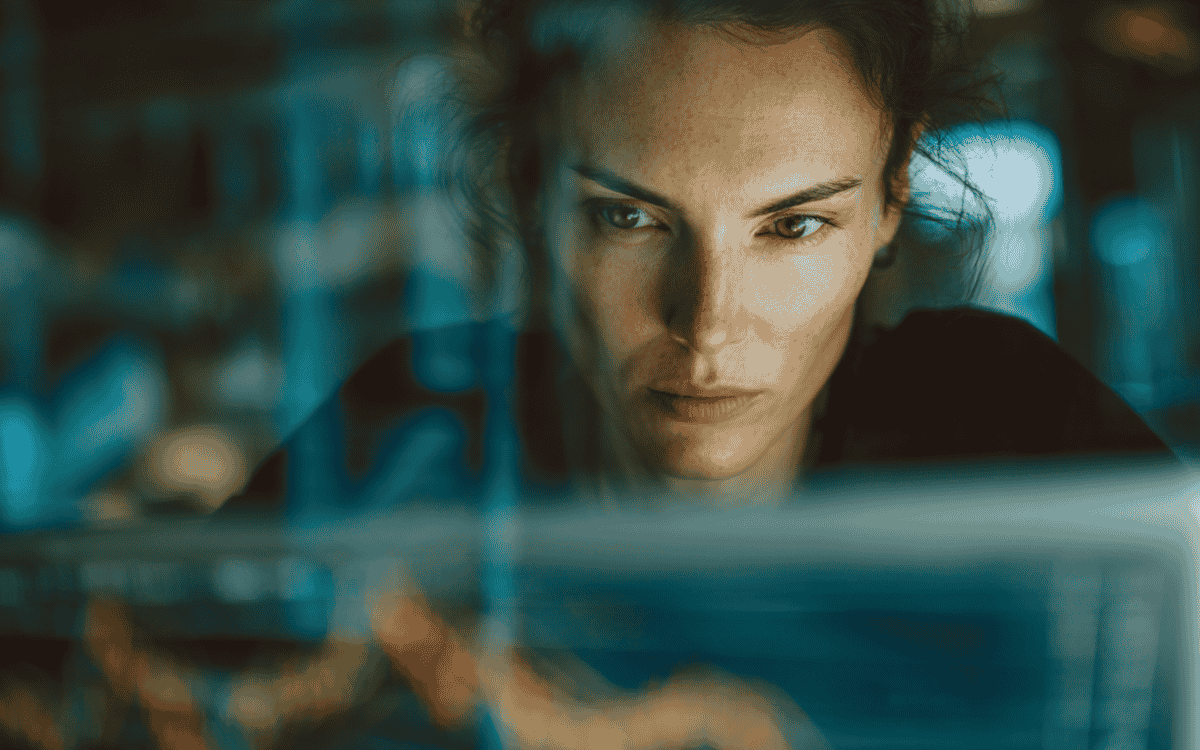 Como Calcular MRR: Fórmula + Exemplos Práticos